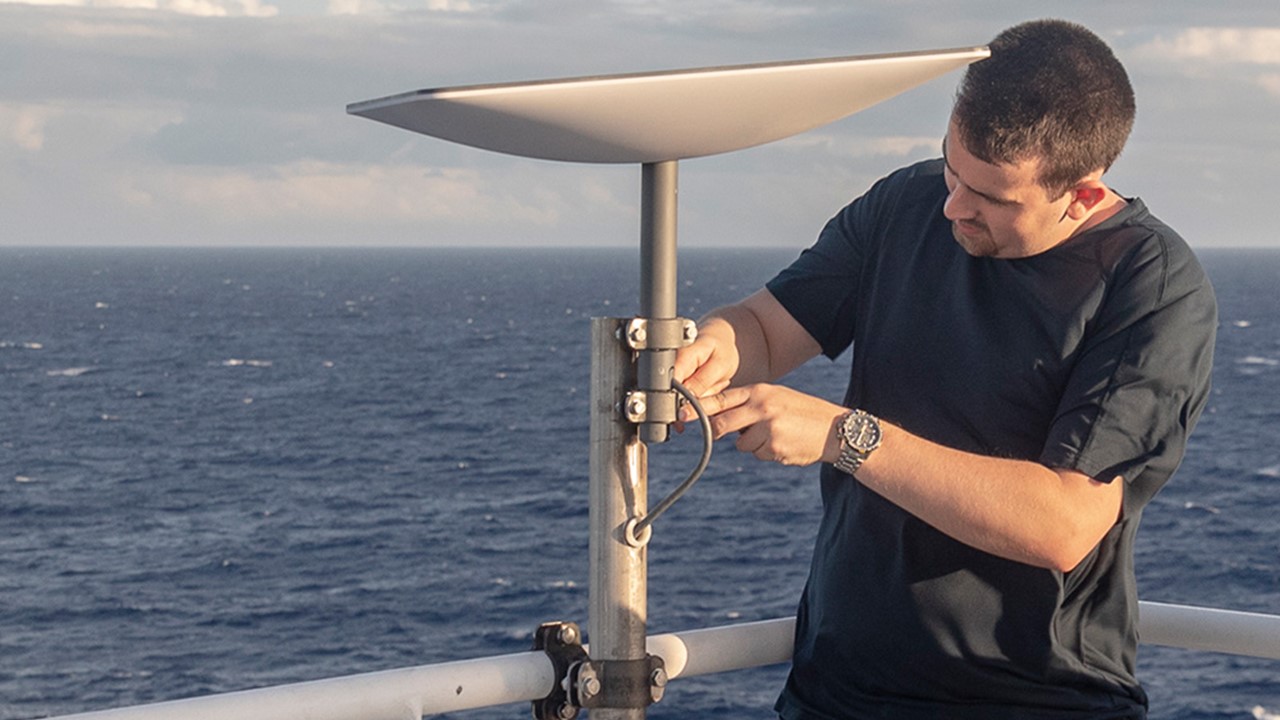 STARLINK-EMPRESAS-COLOMBIA-AGENDAUNO-INTERNET-SATELITAL-MARITIMO-FLUVIAL-BARCOS-LANCHAS-3.jpg